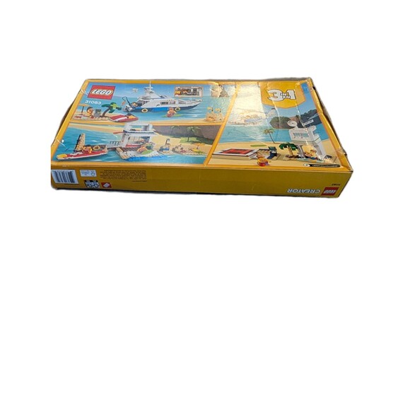 LEGO Creator 3-in-1 Cruising Adventures (31083) New/Sealed Box Creasing & Wear - Picture 8 of 10